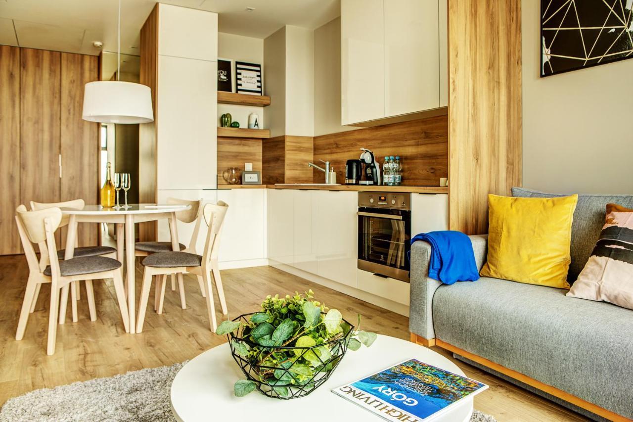 Apartamenty Sky Tower วรอตซวาฟ ภายนอก รูปภาพ