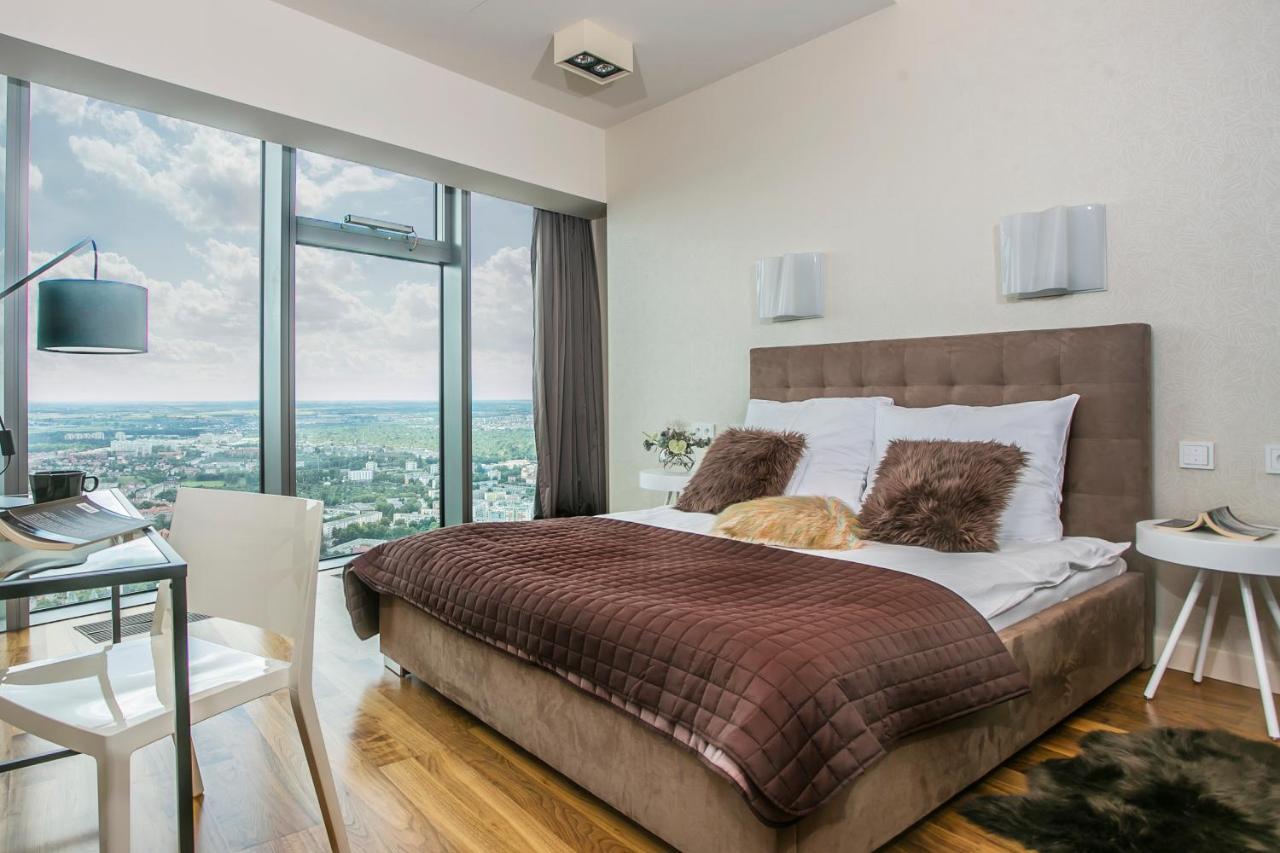 Apartamenty Sky Tower วรอตซวาฟ ภายนอก รูปภาพ