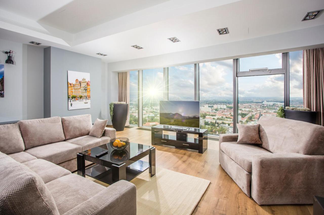 Apartamenty Sky Tower วรอตซวาฟ ภายนอก รูปภาพ