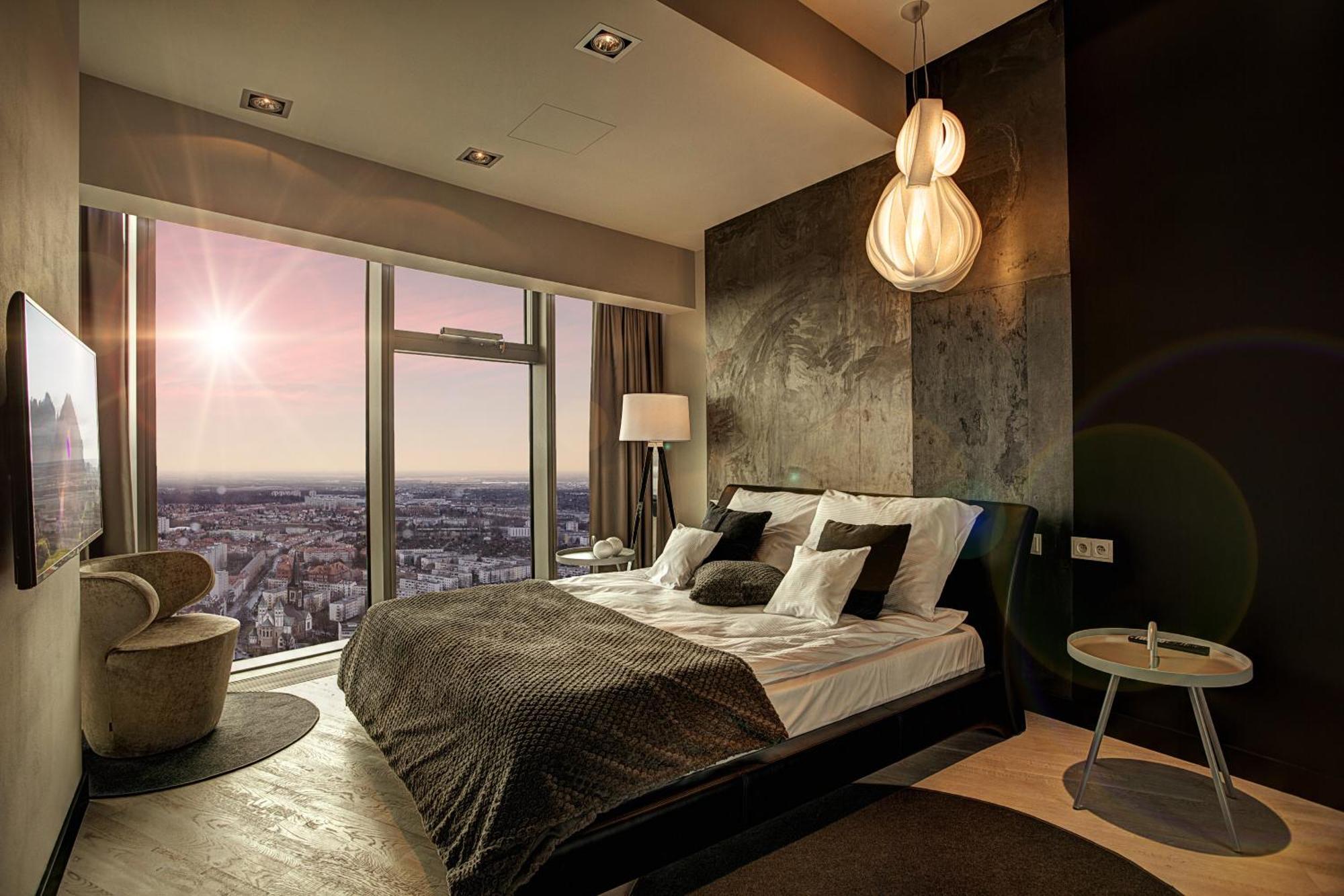 Apartamenty Sky Tower วรอตซวาฟ ภายนอก รูปภาพ